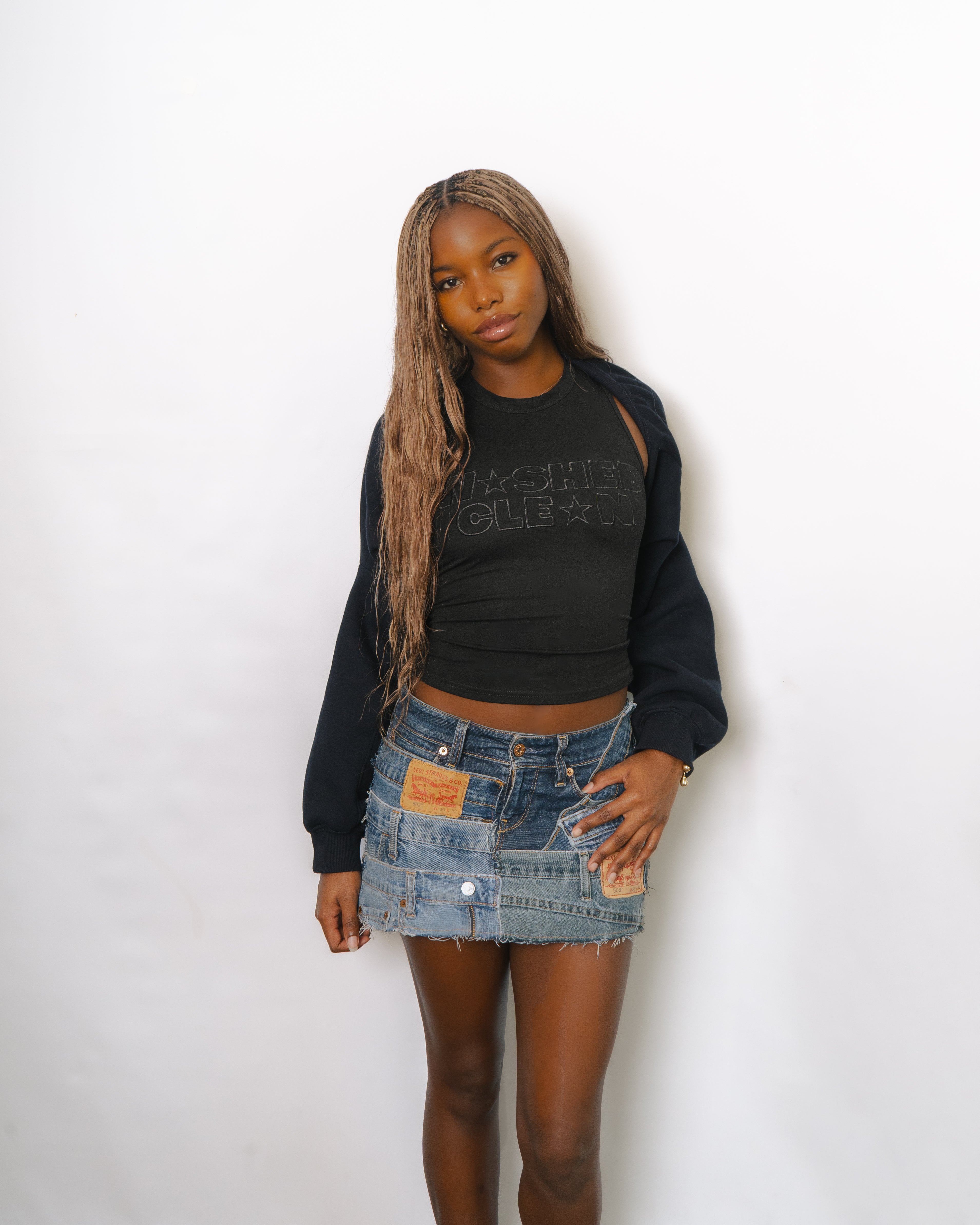 Adéníkẹ̌ Tank